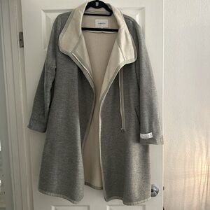 Grey long jacket with zipper and pockets